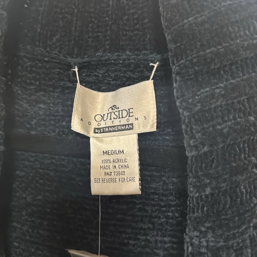NWT dark navy blue sweater - Picture 2 of 5